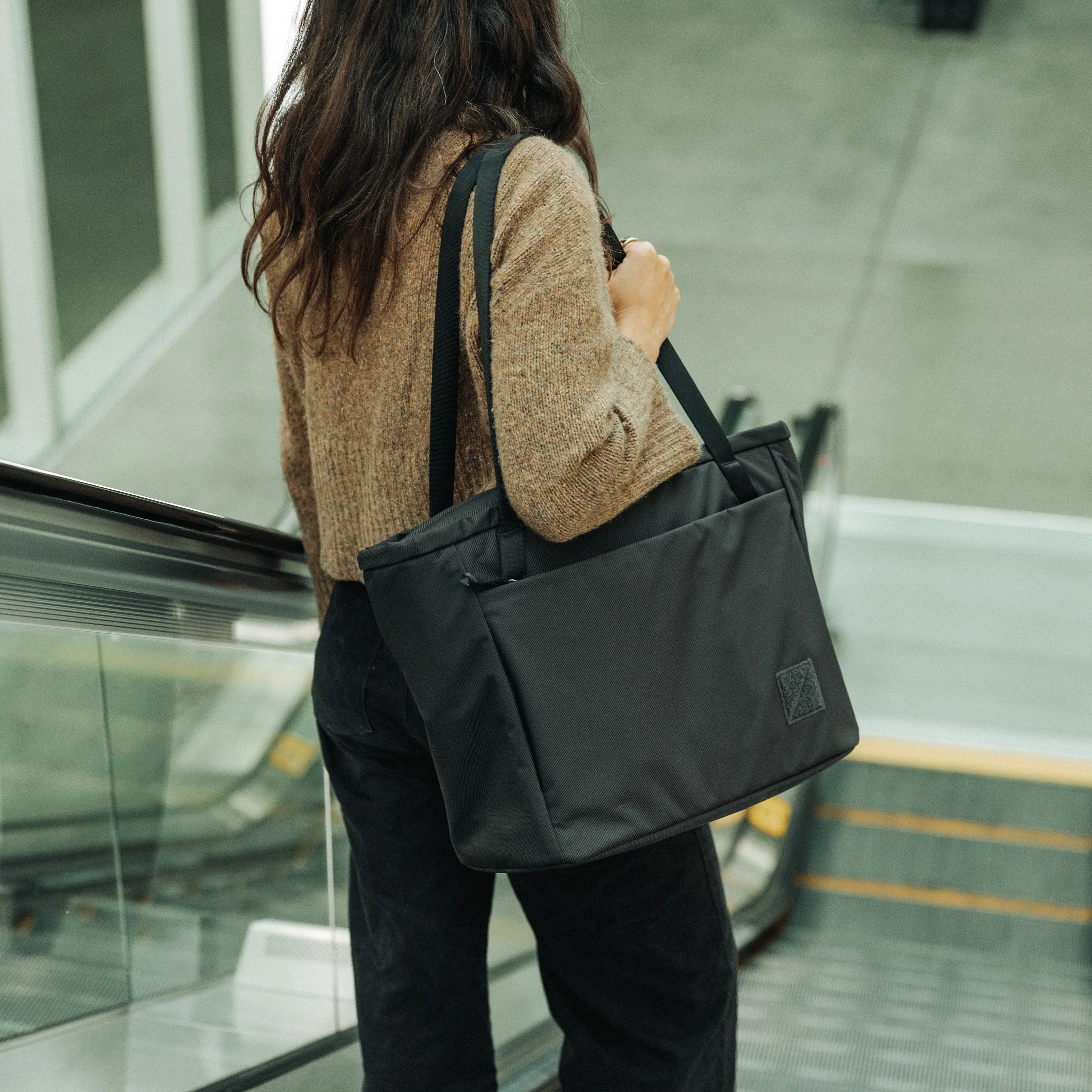 Civic Daily Tote 24 L - Image 15