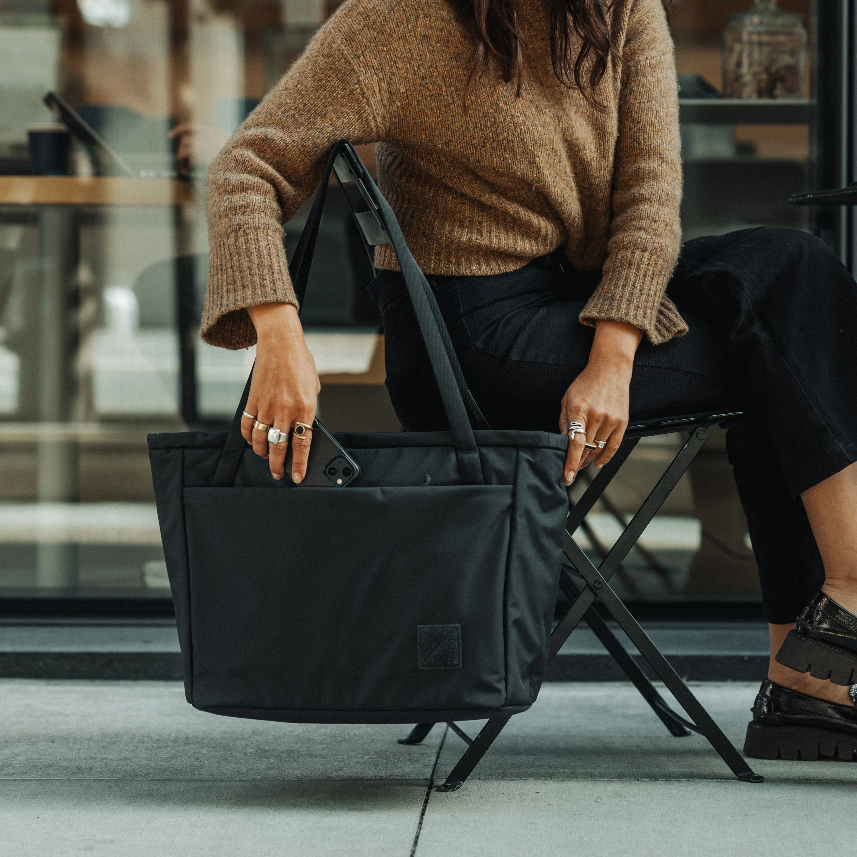 Civic Daily Tote 24 L - Image 17