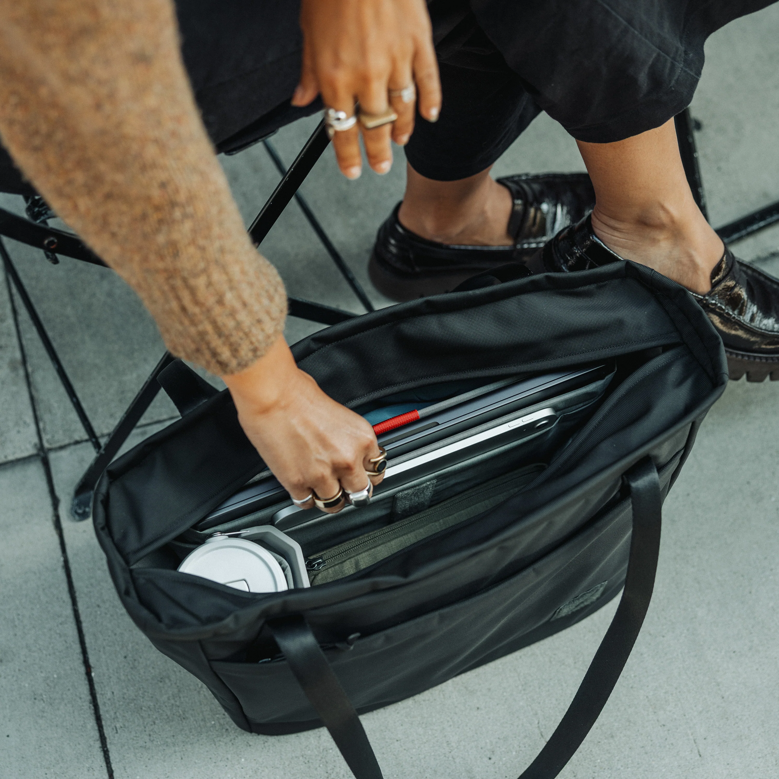 Civic Daily Tote 24 L - Image 18