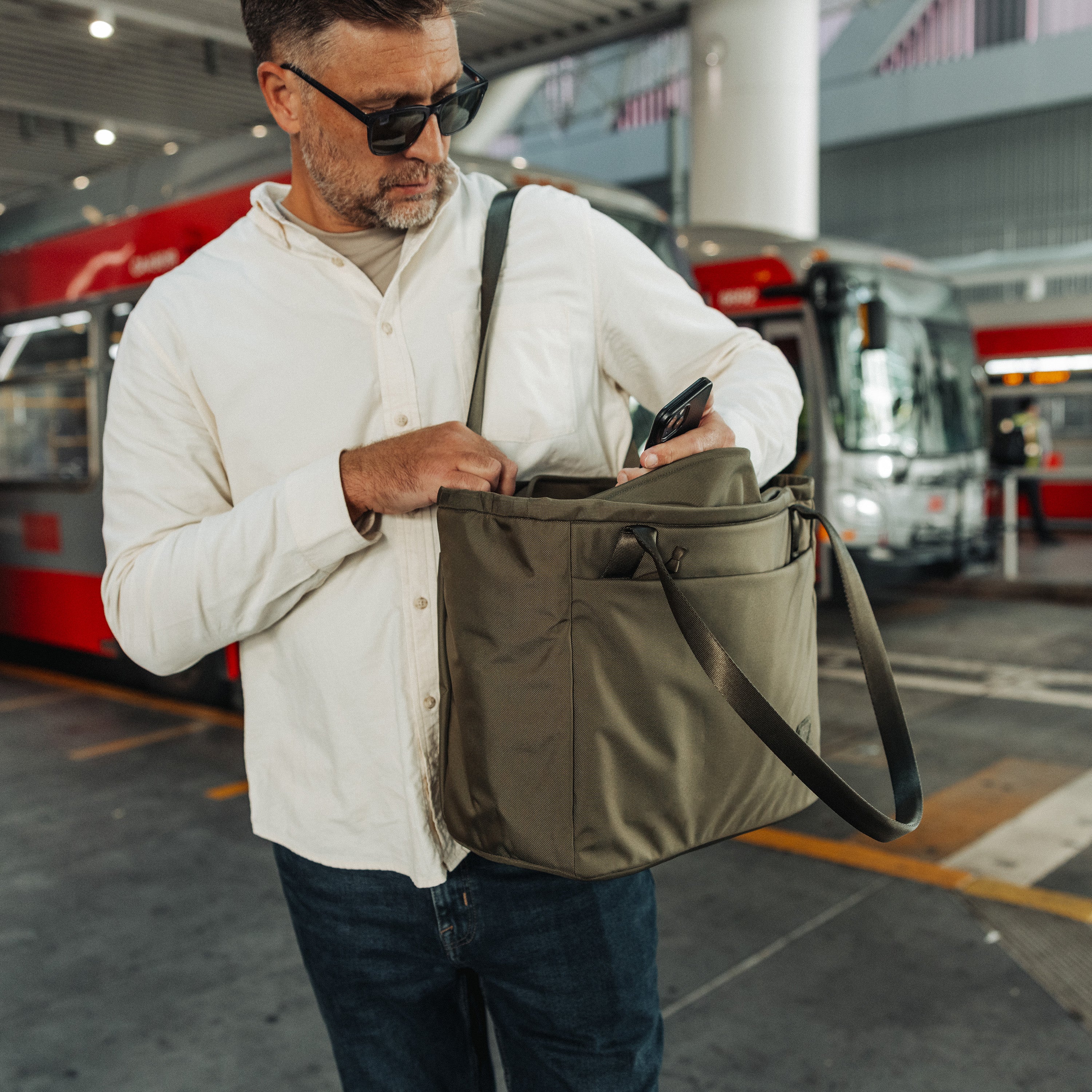 Civic Daily Tote 24 L - Image 36