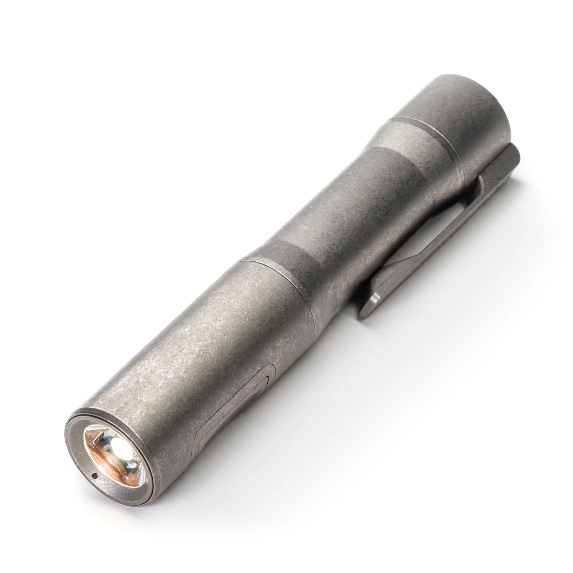 Rampant™ R4 EDC Titanium Flashlight - Image 34