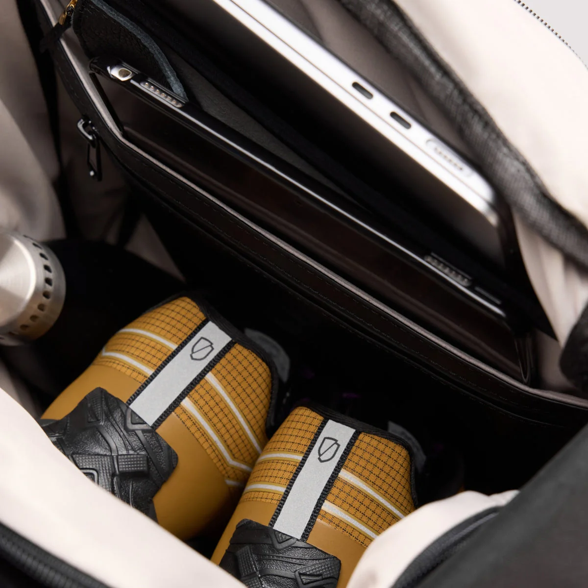 Onyx Backpack - Image 11