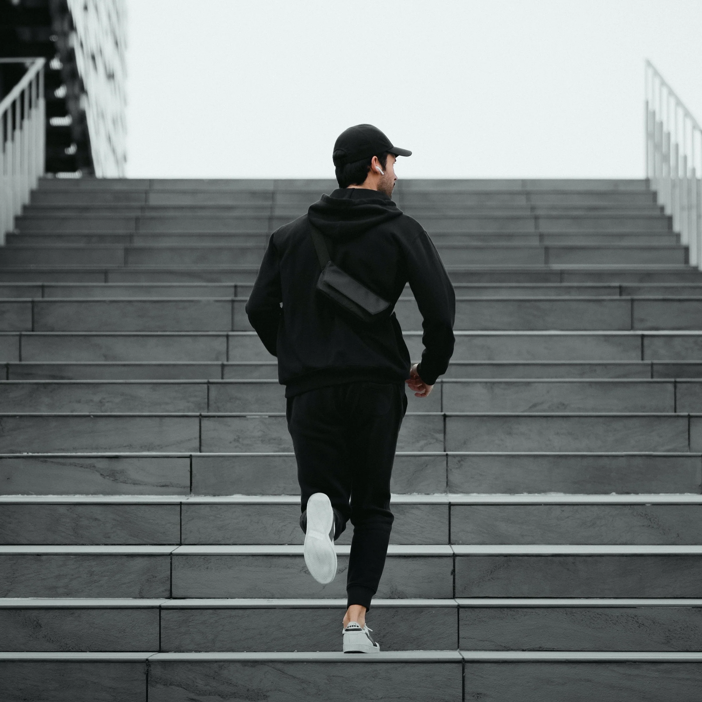 Dayfarer Active Sling - Image 6