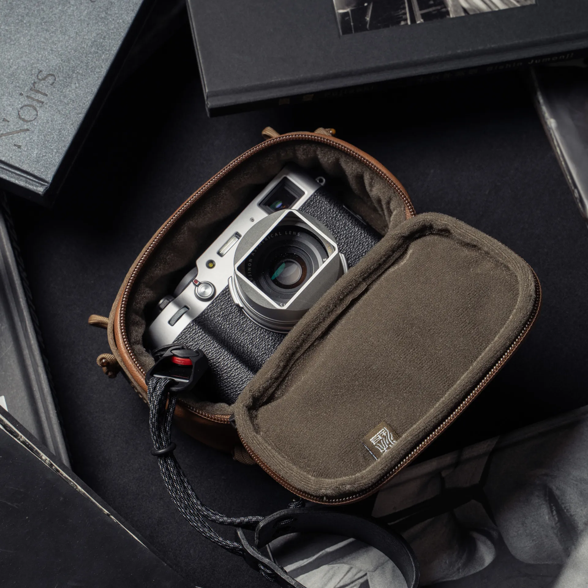 Full Leather Portable Camera Pouch - Image 13