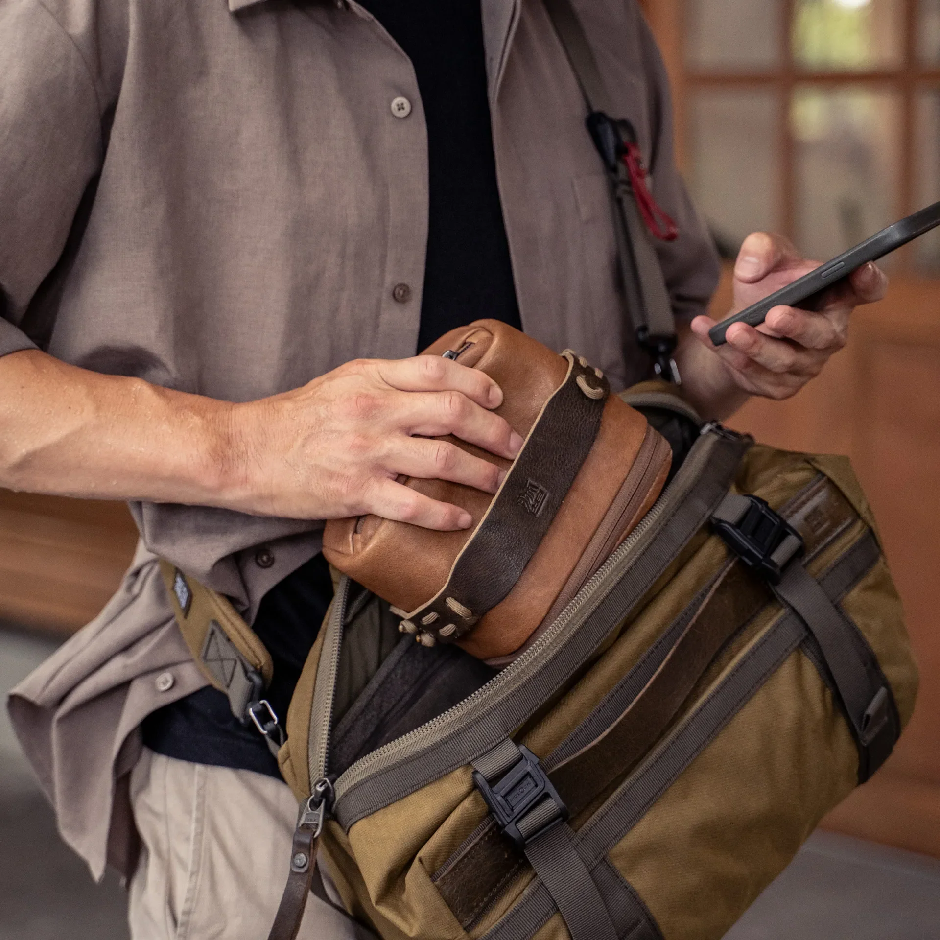 Full Leather Portable Camera Pouch - Image 19