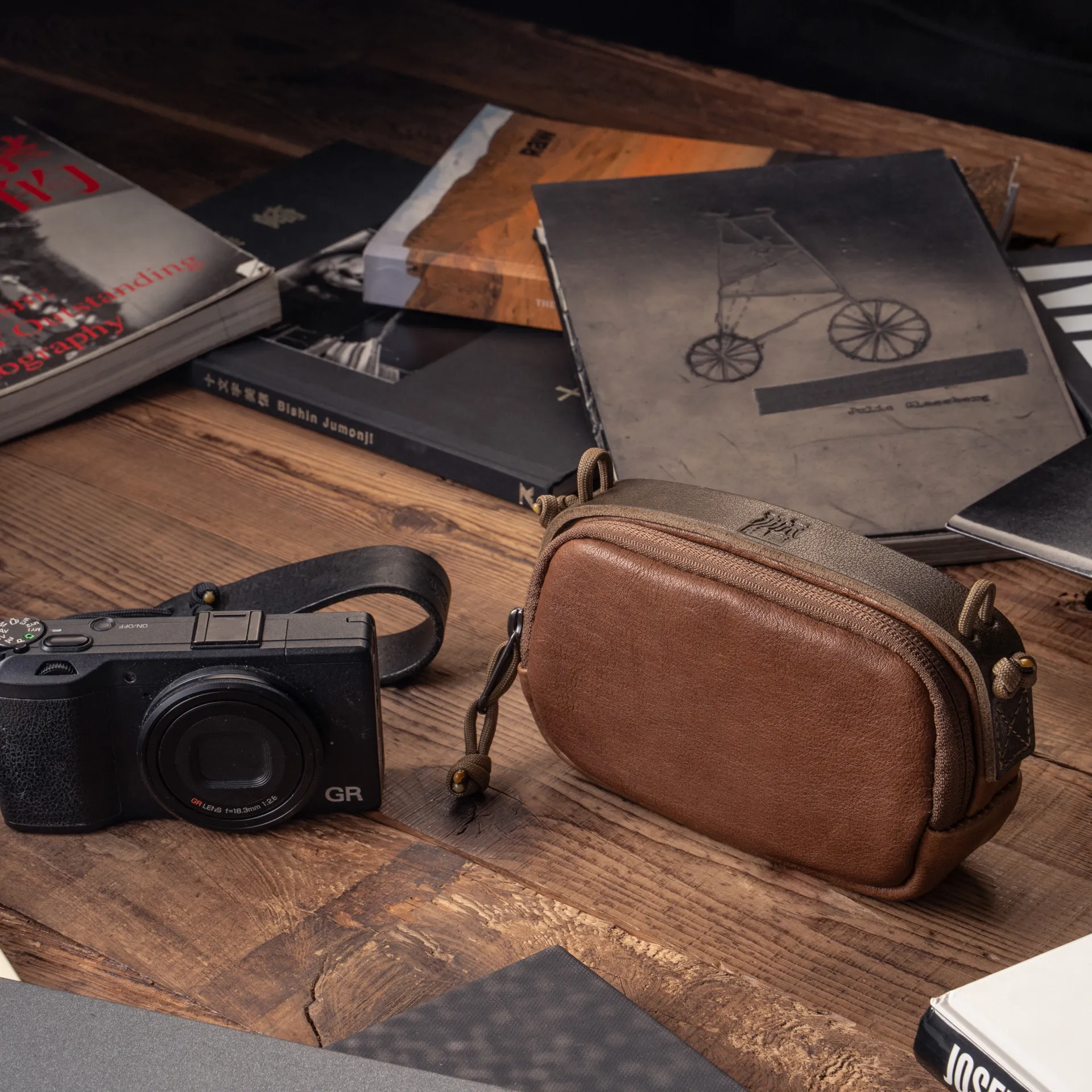 Full Leather Portable Camera Pouch - Image 5
