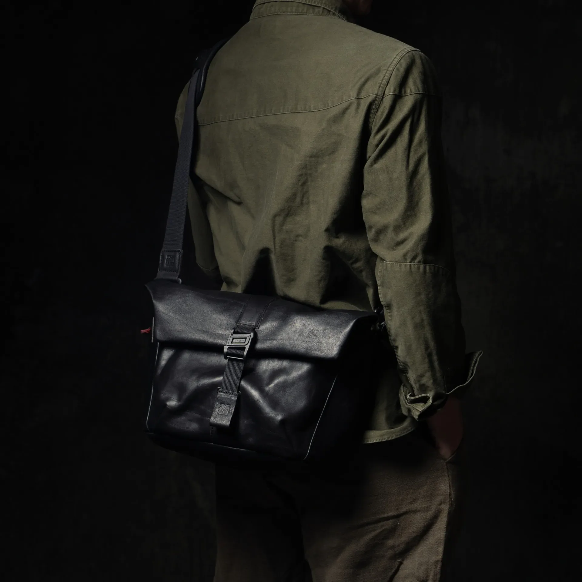 Pilot Leather Travel Camera Bag 7 L - Image 14