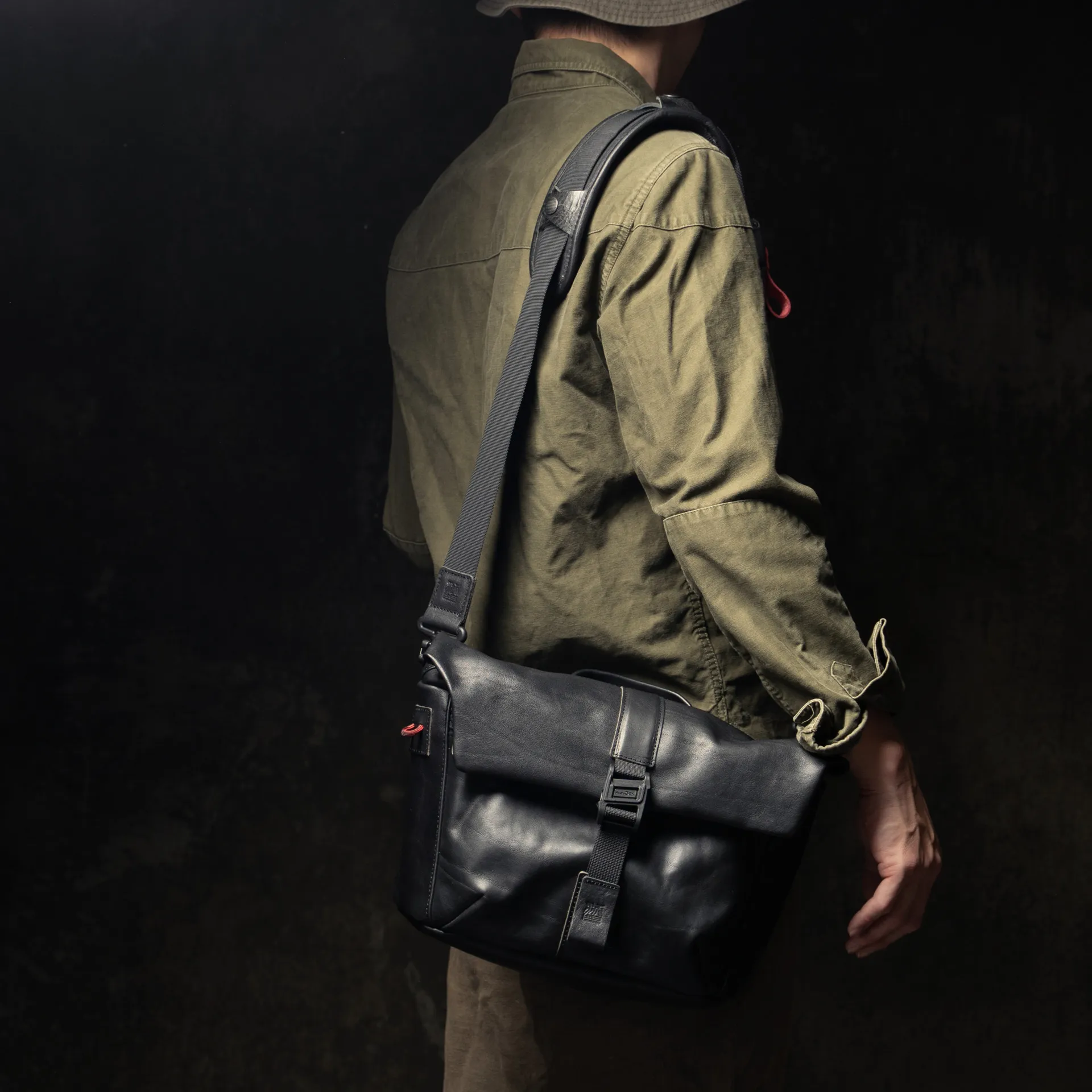 Pilot Leather Travel Camera Bag 7 L - Image 15