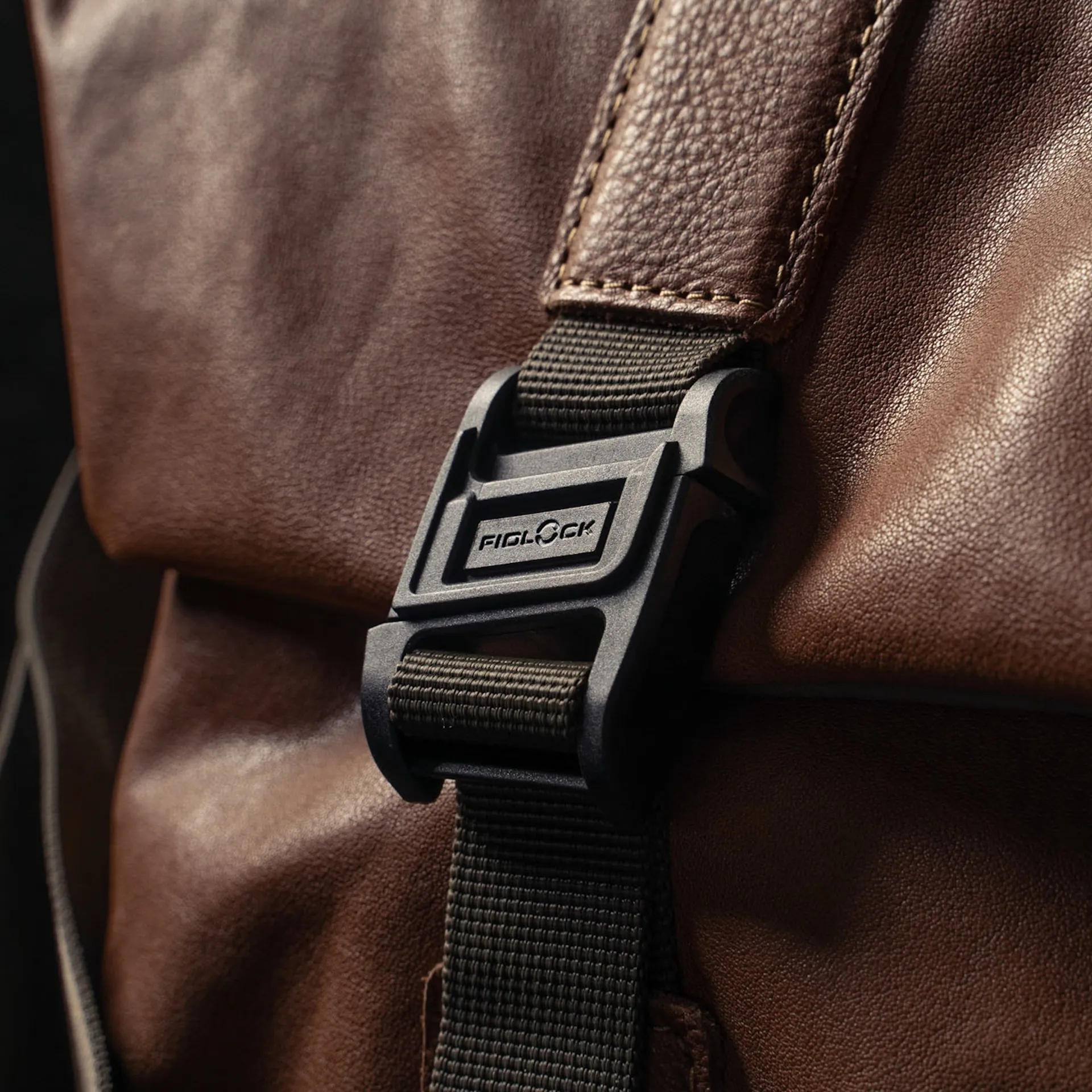 Pilot Leather Travel Camera Bag 7 L - Image 8